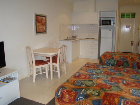 Dunsborough Central Motel - Rental Cars 10