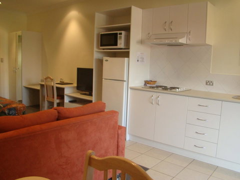 Dunsborough Central Motel - Rental Cars 32