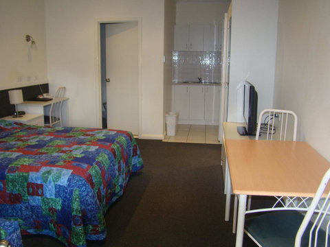 Dunsborough Central Motel - Rental Cars 16