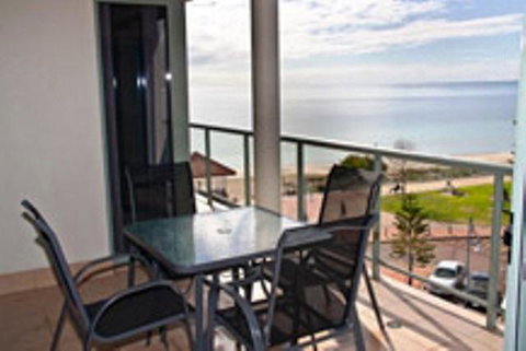 Boardwalk By The Beach - Rental Cars 5