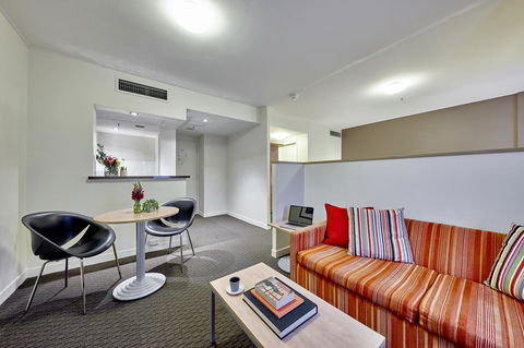 Ibis Perth - Rental Cars 3