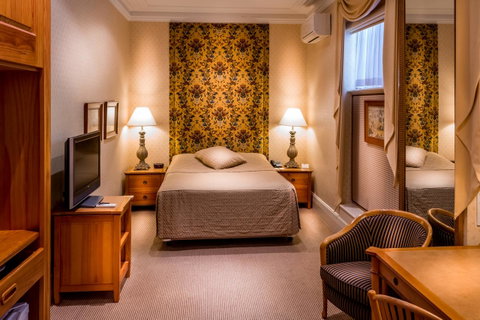 European Hotel - Rental Cars 11