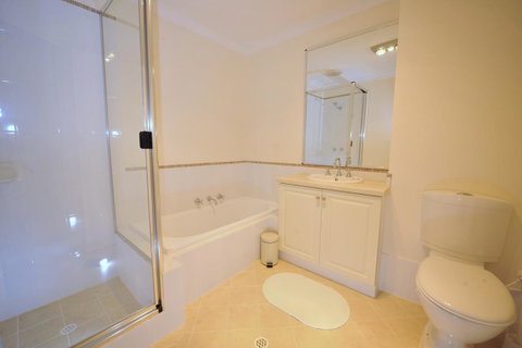 Palm Beach Manor - Rental Cars 10