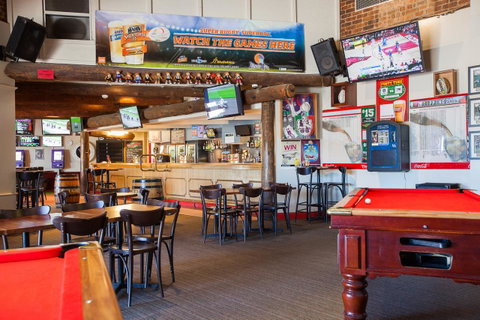 Leisure Inn Hotel Rockingham - Rental Cars 8