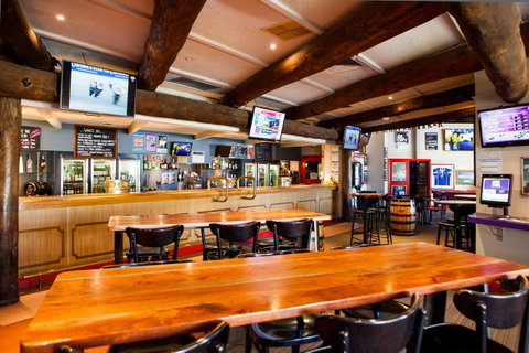 Leisure Inn Hotel Rockingham - Rental Cars 6