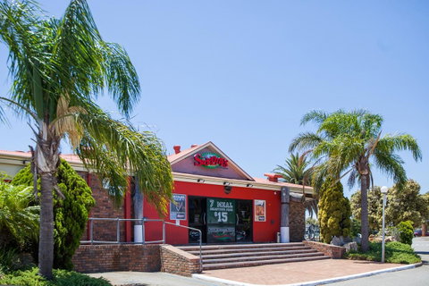 Leisure Inn Hotel Rockingham - Rental Cars 33