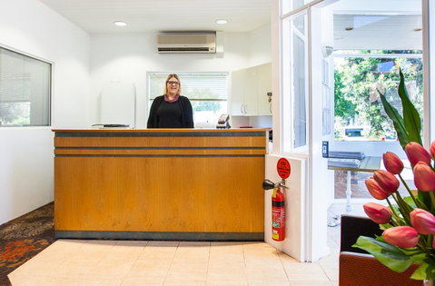Leisure Inn Hotel Rockingham - Rental Cars 40
