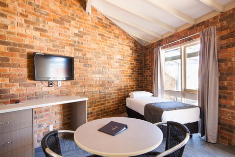 Leisure Inn Hotel Rockingham - Rental Cars 31