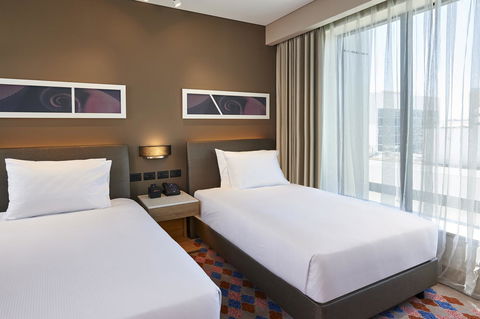 Doubletree By Hilton Perth Northbridge - Rental Cars 1