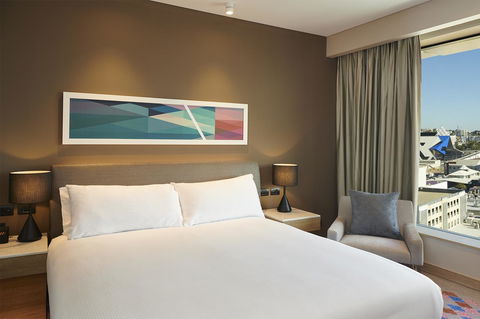 Doubletree By Hilton Perth Northbridge - Rental Cars 11