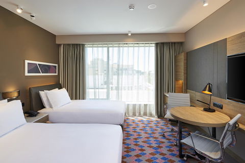 Doubletree By Hilton Perth Northbridge - Rental Cars 2