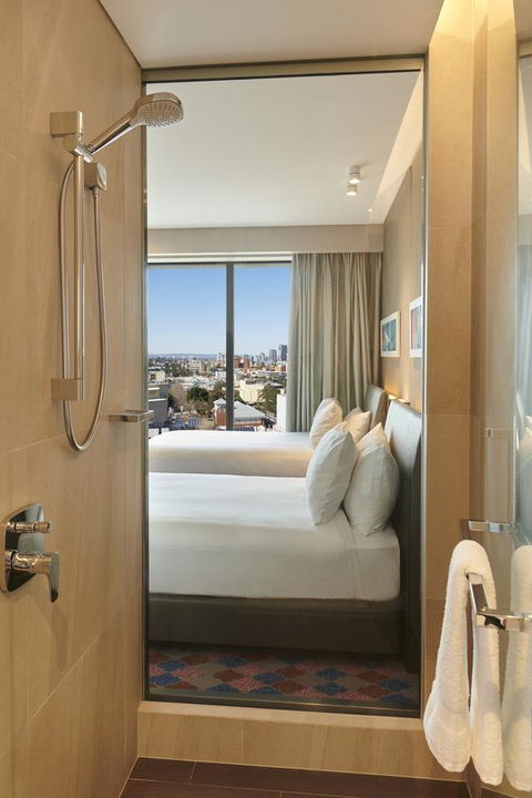 Doubletree By Hilton Perth Northbridge - Rental Cars 8