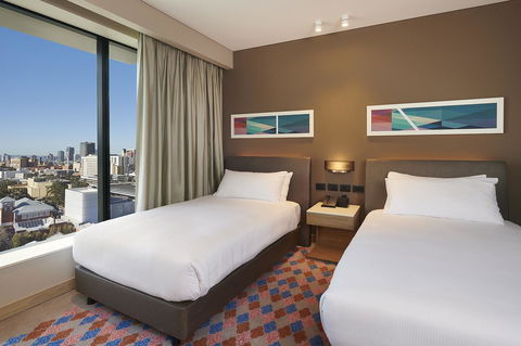 Doubletree By Hilton Perth Northbridge - Rental Cars 12