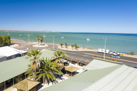Shark Bay Seafront Apartments - Rental Cars 26
