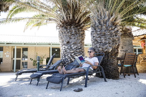 Shark Bay Seafront Apartments - Rental Cars 22