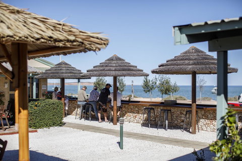 Shark Bay Seafront Apartments - Rental Cars 6