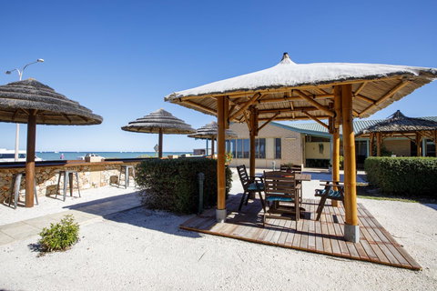 Shark Bay Seafront Apartments - Rental Cars 21