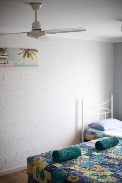 Shark Bay Seafront Apartments - Rental Cars 17