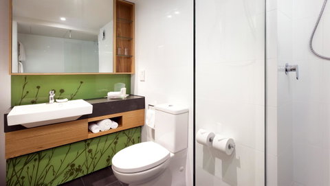 Holiday Inn Perth City Centre, An IHG Hotel - Rental Cars 3