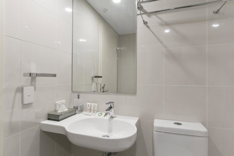 Metro Hotel Perth - Rental Cars 30