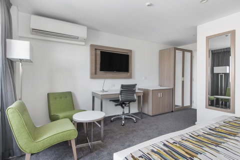 Metro Hotel Perth - Rental Cars 20