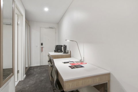 Metro Hotel Perth - Rental Cars 29