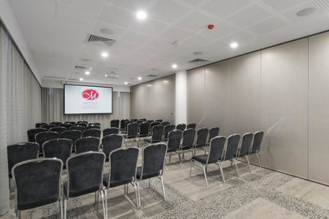 Metro Hotel Perth - Rental Cars 31