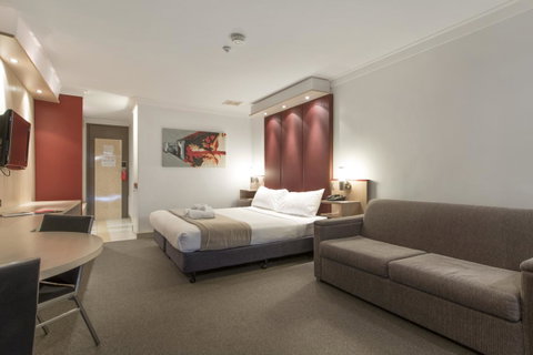 Metro Hotel Perth - Rental Cars 23