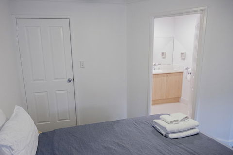FortyTwo - Oceanside Retreat Busselton - Rental Cars 14