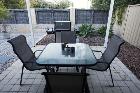 FortyTwo - Oceanside Retreat Busselton - Rental Cars 5