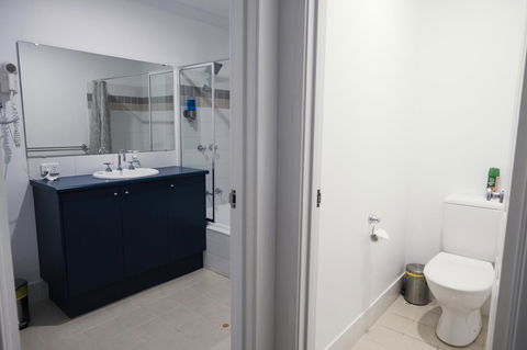 FortyTwo - Oceanside Retreat Busselton - Rental Cars 11