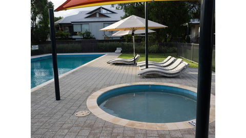 FortyTwo - Oceanside Retreat Busselton - Rental Cars 19