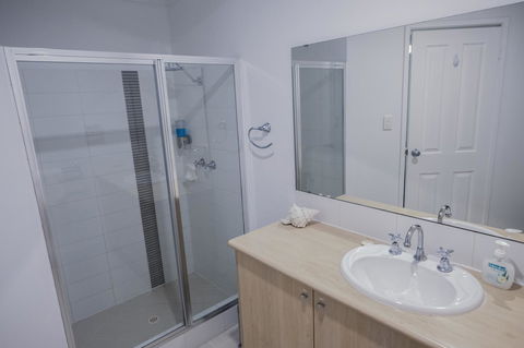 FortyTwo - Oceanside Retreat Busselton - Rental Cars 12