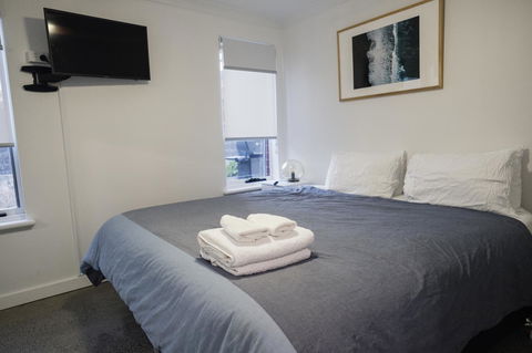 FortyTwo - Oceanside Retreat Busselton - Rental Cars 3