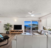 Laman Lodge Unit 2 15 Laman Street - Rental Cars