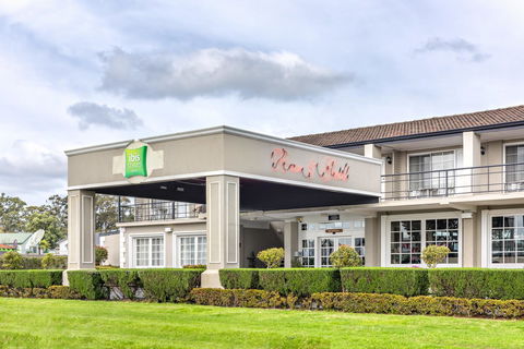Ibis Styles Albany - Rental Cars 0