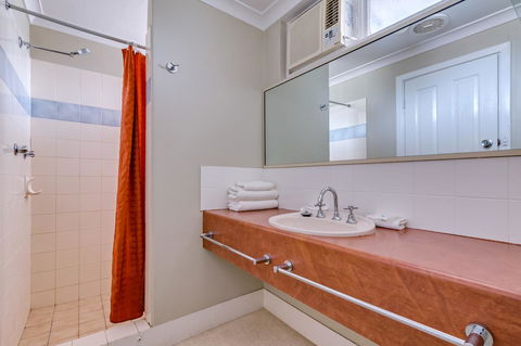 Ibis Styles Albany - Rental Cars 23