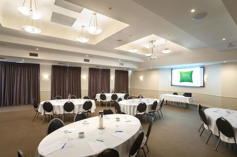 Ibis Styles Tamworth - Rental Cars 8