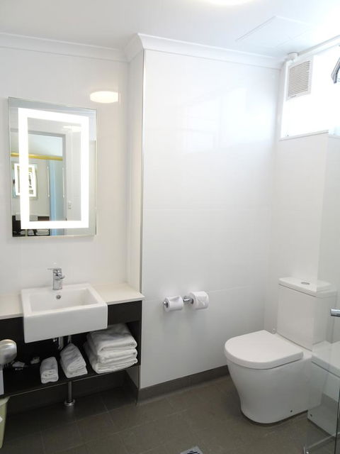 Ibis Styles Tamworth - Rental Cars 1