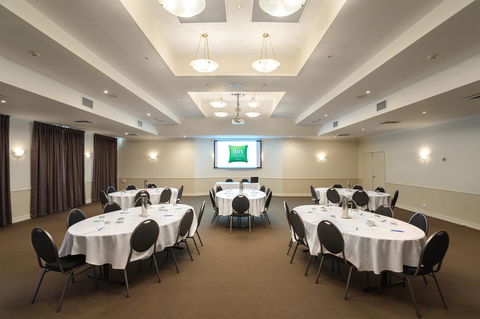 Ibis Styles Tamworth - Rental Cars 7