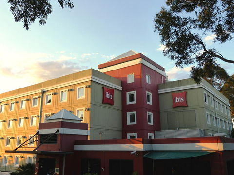 Ibis Thornleigh - Rental Cars 9
