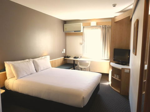 Ibis Thornleigh - Rental Cars 25