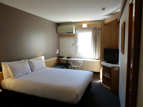 Ibis Thornleigh - Rental Cars 3