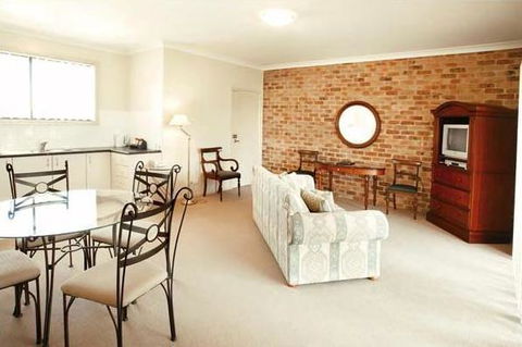 Potters Apartments - Rental Cars 11