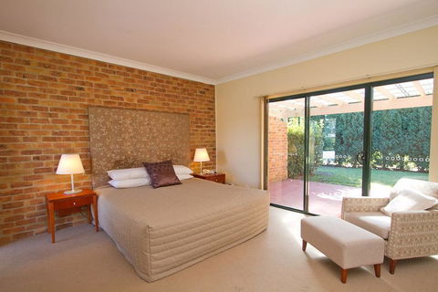 Potters Apartments - Rental Cars 17
