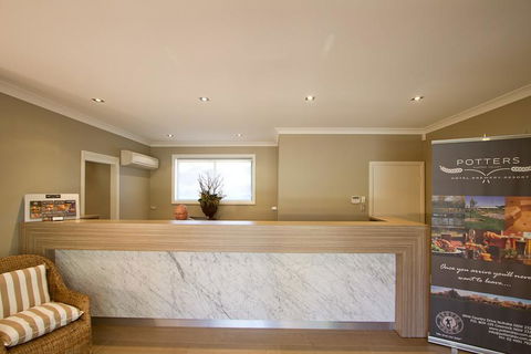 Potters Apartments - Rental Cars 32