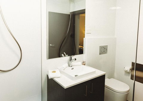 Coniston Hotel Wollongong - Rental Cars 16