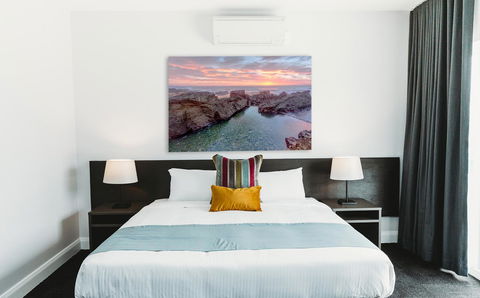 Coniston Hotel Wollongong - Rental Cars 0
