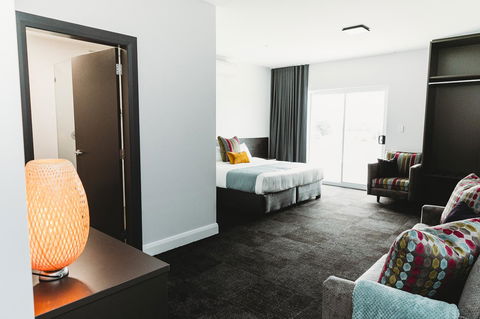 Coniston Hotel Wollongong - Rental Cars 29
