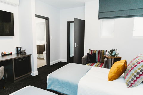 Coniston Hotel Wollongong - Rental Cars 5